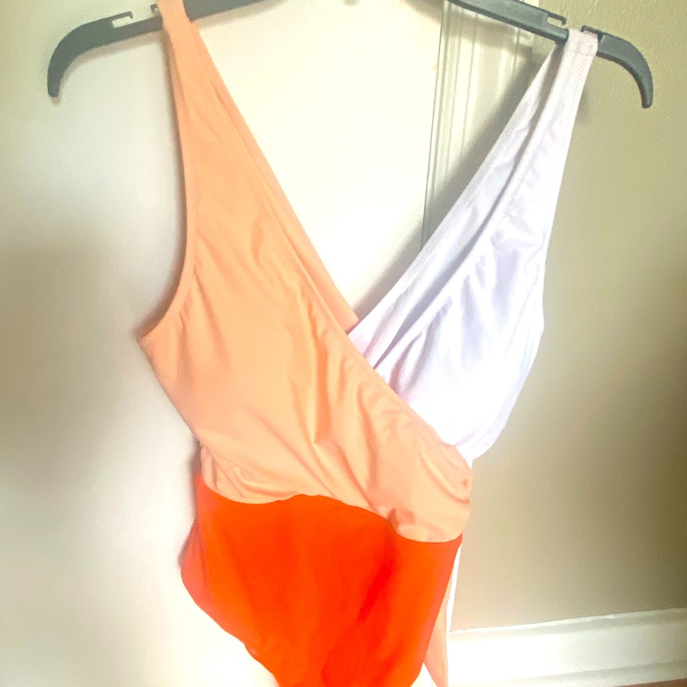 Cupshe bathing suit xl.  NWT. Color block white orange and apricot